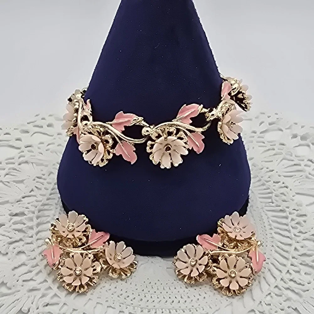 Arthur Pepper Pink Flower Bracelet Earrings Set ART Soft Plastic Rhinestones